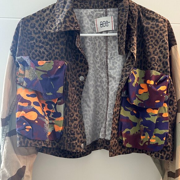 BDG Jenny Camo Print Zip Cropped Utility Jacket - Picture 6 of 14